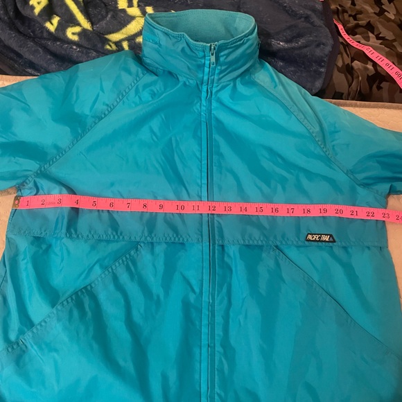 Pacific Trail size L windbreaker, rain coat - Picture 2 of 11